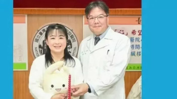 Фотография к новости: Әлемде алғаш рет соғып тұрған жүрек сәтті ауыстырылды