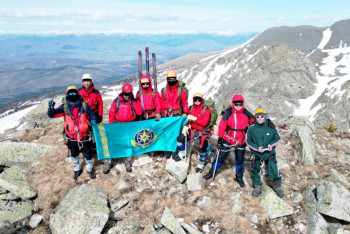 Фотография к новости: Отан қорғаушылар күніне орай құтқарушылар  «Үш ағайынды» шыңына шықты