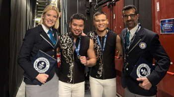 Фотография к новости: Алматы циркінің әртістері Гиннестің рекордтар кітабына енді