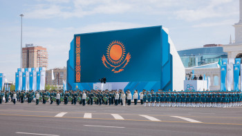 Фотография к новости: Ұлы  Жеңістің 80 жылдығына арналған әскери парад қалай өтті?