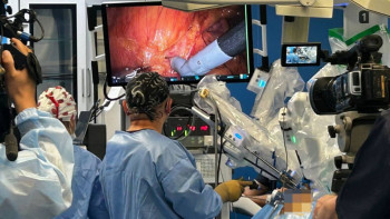 Фотография к новости: Қазақстанда алғаш рет қашықтан робот арқылы ісікті алып тастау отасы жасалды