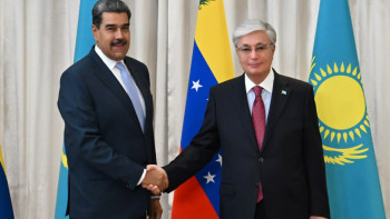 Фотография к новости: Қасым-Жомарт Тоқаев Венесуэла Президенті Николас Мадуромен кездесті