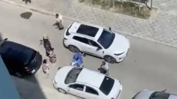 Фотография к новости: Алматыда аулада 7 жасар баланы көлік қағып кетті