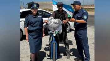 Фотография к новости: Маңғыстауда полиция қажылыққа аттанған шетелдікке көмектесті