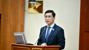 Фотография к новости: Аймағамбетов: ВПЧ – тек "әйел вирусы" емес, ұлдар да – қауіп тобында