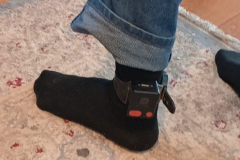 Түнде кетіп, бақылауға ілінді: 35 сотталғанның тәртіп бұзғаны білезік арқылы әшкереленді