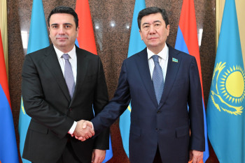 Фотография к новости: Армения Парламентінің спикері Мәжіліске келді