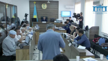 Фотография к новости: "Агрессия көрсетті". Сотталушы Нұрбол Тоқтаубаевтан жауап алынып жатыр