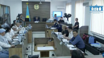 Фотография к новости: Қаржаубай "мен сені өлтіремін" деп қорқытты: Сотталушыдан жауап алынды