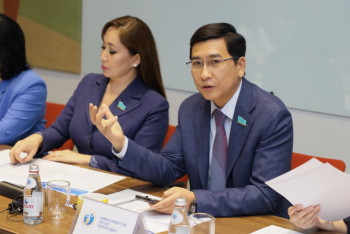 Фотография к новости: Соңғы бес жылда кәмелетке толмаған 11 мыңнан астам қыз бала жүкті болып қалған - депутат