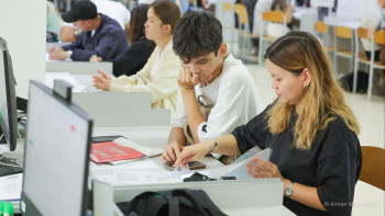 Фотография к новости: Талапкерлер ҰБТ тапсыруды бастады
