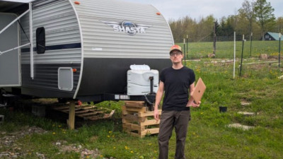 Жасанды интеллект кінәлі: АҚШ-та 150 мың доллар алатын маман жұмысынан айырылды