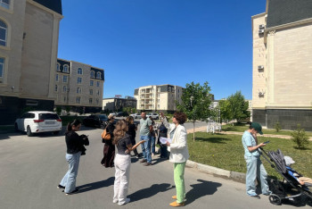 Фотография к новости: Сапасыз үй тұрғындары құрылыс компаниясы өкілдерімен соттасып жатыр