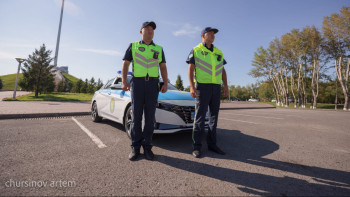 Фотография к новости: Енді жарысқа баратын оқушыларды полиция бақылайды