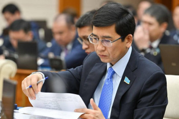 Фотография к новости: Мұғалімдердің тағы бір мәселесі шешілді. Аймағамбетов маңызды өзгерісті түсіндірді