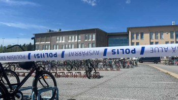 Фотография к новости: Финляндияда мектепте оқушы пышақпен шабуыл жасап, үш адам жарақат алды