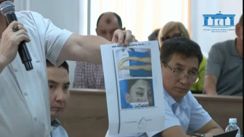 Фотография к новости: Сот отырысында Шерзат Болаттың дене жарақаттары көрсетілді