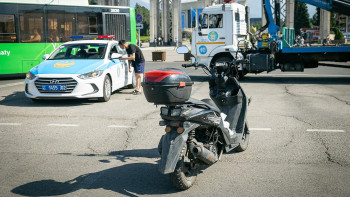 Фотография к новости: Алматыда мопед иелері жазаланып жатыр