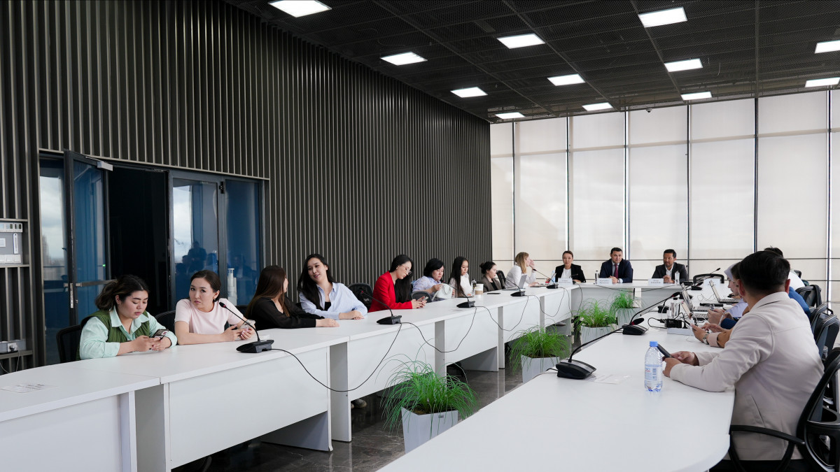  Сырым РАХИМБЕКОВ  