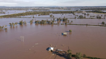 Фотография к новости: Австралияда су тасқынынан бес адам қаза тапты