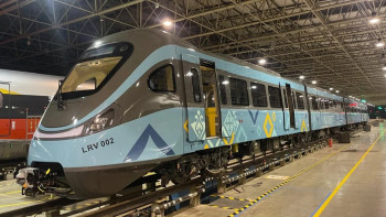 Фотография к новости: LRT-ның алғашқы вагондары Астанаға жіберілді