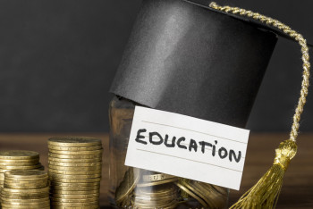 Фотография к новости: Трамп Гарвард университетінен 3 млрд доллар көлеміндегі грантты қайтарып алмақ