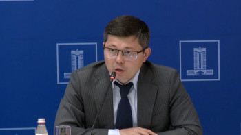 Фотография к новости: “6 миллионды 85-ке бөлесіз”: Шенеунік көлік алғысы келіп жүргендерге кеңес берді