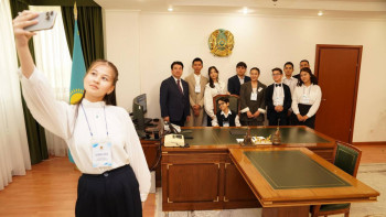 Фотография к новости: Оқушылар Оқу-ағарту министрлігіне экскурсия жасады