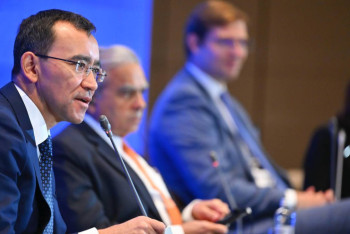 Фотография к новости: Сенаттағы сарапшылар басқосуында Азияның болашағы сөз болды