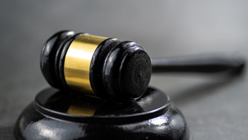 Фотография к новости: Қайыр сұрауға мәжбүрлеген: Қарағандыда қылмыстық топ мүшелері сотталды