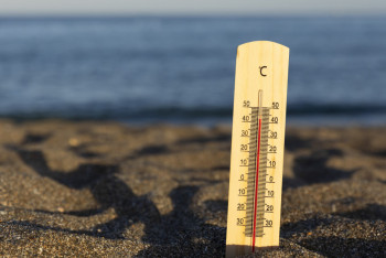 Фотография к новости: Аптап ыстық, шаңды дауыл: елдің басым бөлігінде дауылды ескерту жарияланды