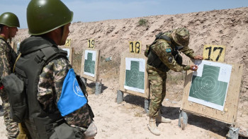 Фотография к новости: Әкім, мұғалім және бизнесмендер әскери дайындықтан өтті