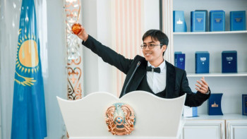 Фотография к новости: Қазақстан туралы үздік роман авторы марапатталды