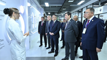 Фотография к новости: Қазақстан мен Өзбекстан Парламент басшылары инновациялық жобалармен танысты