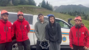 Фотография к новости: ТЖМ мамандары қиын жағдайда қалған үш адамды биіктіктен құтқарды