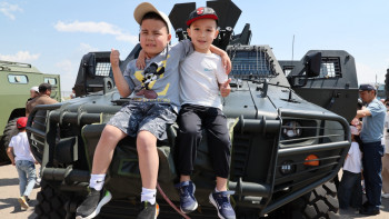 Фотография к новости: Ұлттық ұлан бүлдіршіндерге ерекше мереке сыйлады