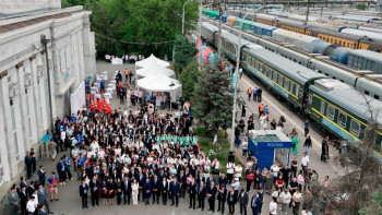 Фотография к новости: Қытайдың Сиань қаласынан шыққан туристік пойыз Алматыға келді