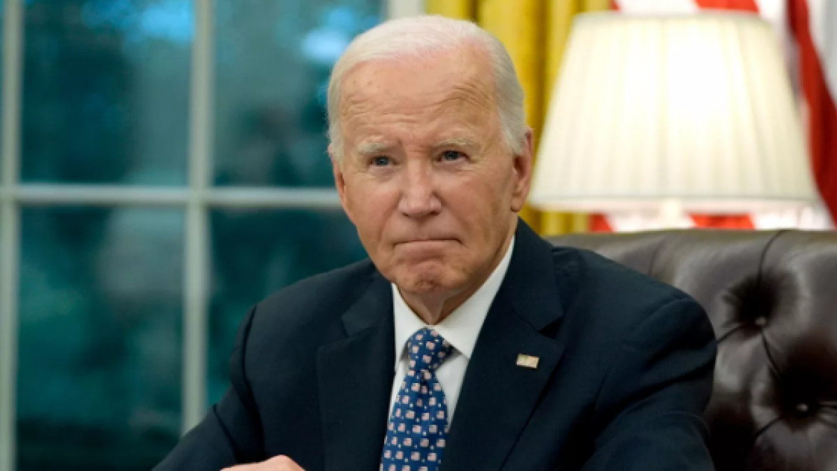  AP Photo/Mark Schiefelbein