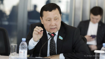 Фотография к новости: Бюджетті әкімдердің ықпалына қарай бөлу тоқтамай тұр – депутат