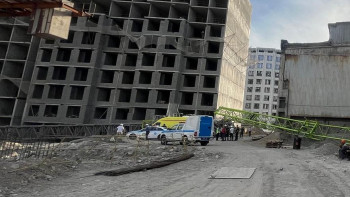 Фотография к новости: Алматыда мұнара краны құлап, жұмысшы қаза тапты