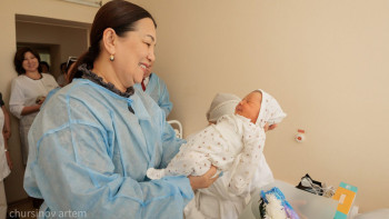 Фотография к новости: Астанада Рәміздер күні қарсаңында 34 сәби дүниеге келді