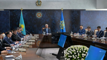 Фотография к новости: Президент киберқауіпсіздік пен ЖИ саласындағы жетістіктермен танысты