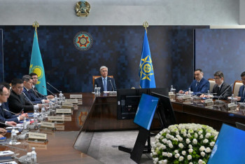Фотография к новости: Президент киберқауіпсіздік пен ЖИ саласындағы жетістіктермен танысты
