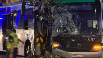 Фотография к новости: Автобус апаты: Екі аяғынан айырылған қызға ақшалай көмек көрсетіледі