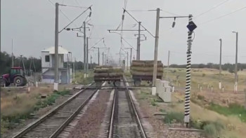 Фотография к новости: Тараз – Шу теміржол өткелінде машинист апаттың алдын алды