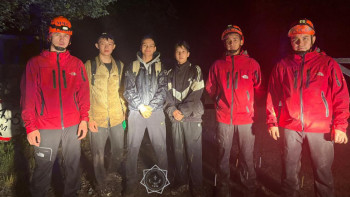 Фотография к новости: Алматыда тауда адасып кеткен жасөспірімдер аман-есен табылды