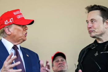 Фотография к новости: Трамп: Масктың демократтарды қолдауы "ауыр зардаптарға" алып келуі мүмкін