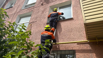 Фотография к новости: Петропавлда егде жастағы тұрғынға құтқарушылар дер кезінде көмек көрсетті