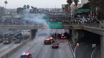Фотография к новости: Лос-Анджелестегі тәртіпсіздік: жағдай тұрақтала бастады