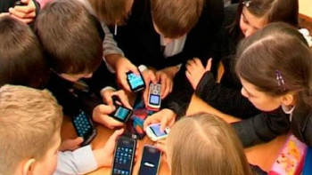 Фотография к новости: Балаларға әлеуметтік желіге кіруге тыйым салынуы мүмкін